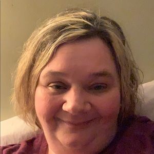 Meet your Posher, Lara